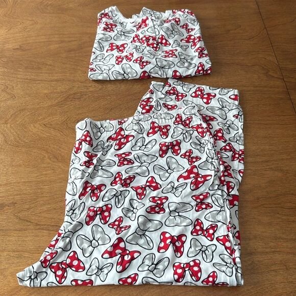 Disney Store Ladies Minnie Mouse Pajama Set - Picture 7 of 11